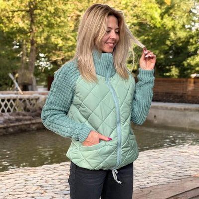 Pilla | Pikowana Kurtka z Dzianinowymi Rękawami i Wysokim Kołnierzem